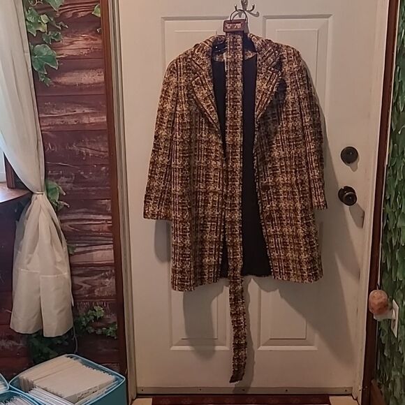 Ladies Small Worth lined Coat - Picture 1 of 14